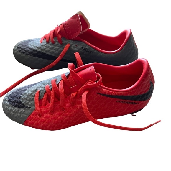 NEW!! Nike Women's Hypervenom Phade Cool Gray/Red Dynasty Ankle-High Soccer - Picture 1 of 5